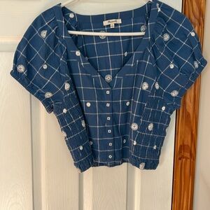 Madewell cute blue top with square buttons.